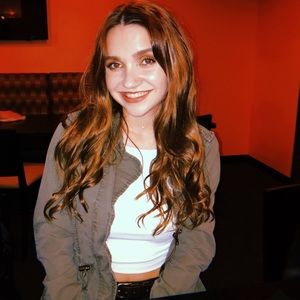 Meet your Posher, Lia